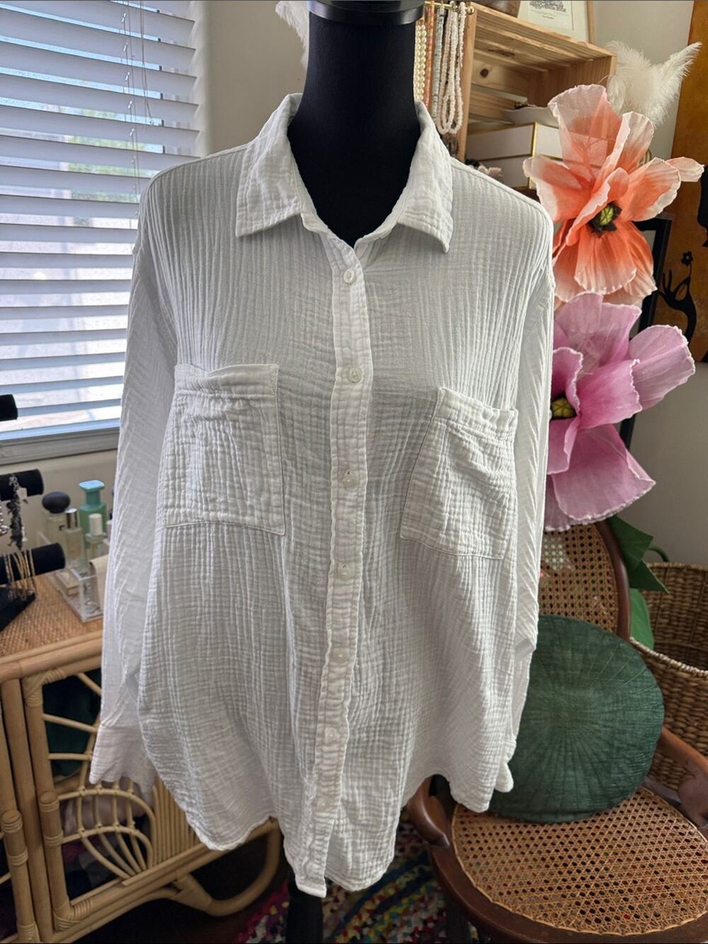 GAP White Cotton Gauze Button Up Coastal Nantucket Resort Chic Summer Shirt